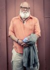 Портрет взрослого человека с бородой — стоковое фото
