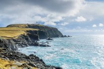 Cliffs and coastline scenic view — Stock Photo
