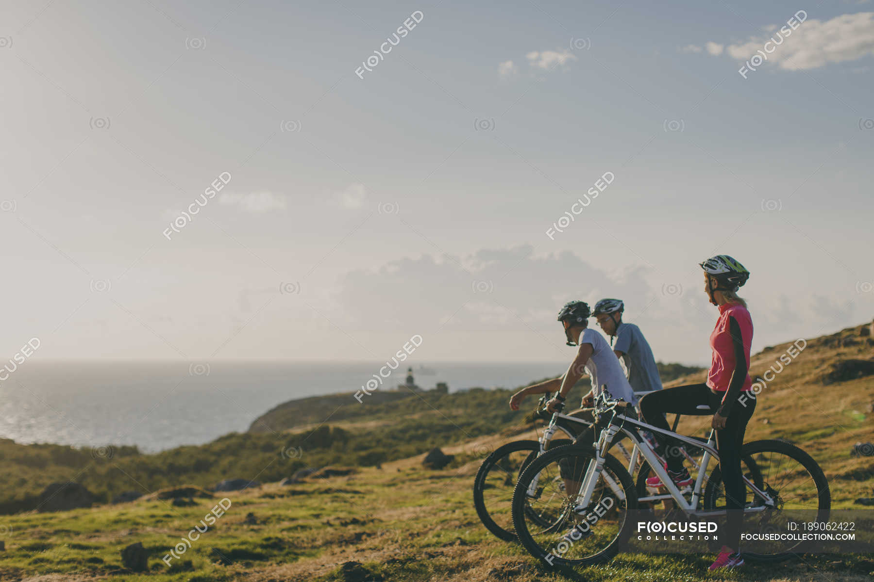 Group of friends out mountain biking — leisure, Kullaberg - Stock Photo ...