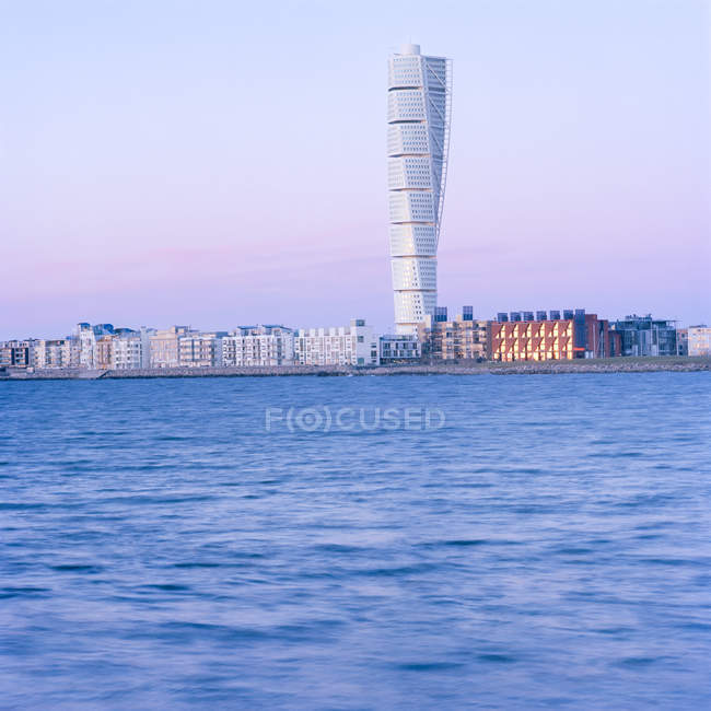 View of Turning Torso skyscraper from sea — Stock Photo