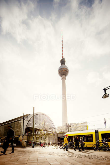 View of Berlin TV tower with pedestrians on foreground — Stock Photo