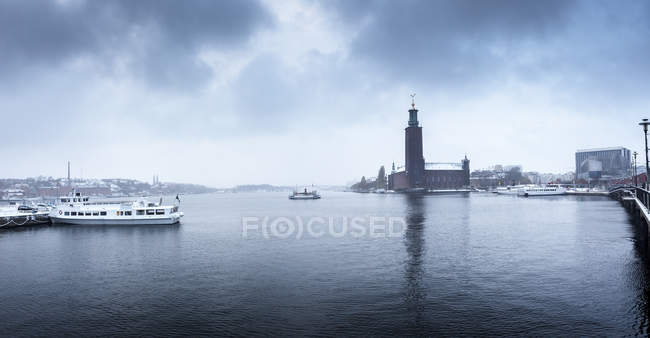 Vista panoramica sul municipio di Stoccolma e sul mare — Foto stock