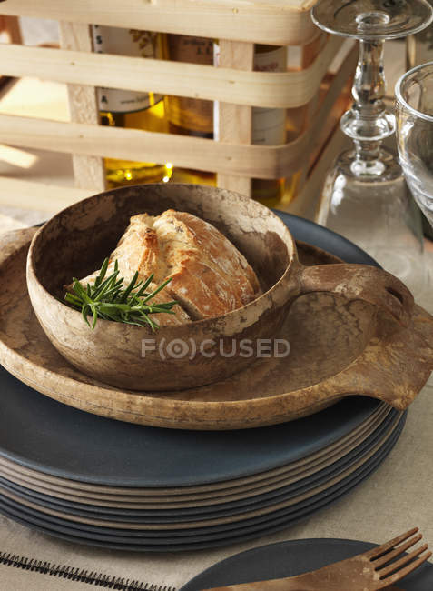 Close-up of meat with herbs in bowl — Stock Photo