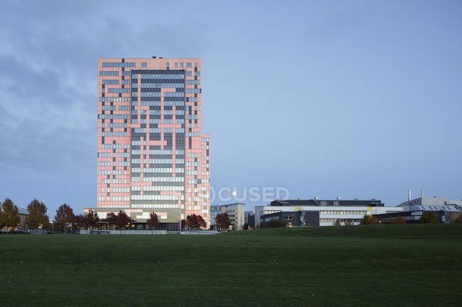Exterior of buildings in Ideon Science Park at dusk — Stock Photo
