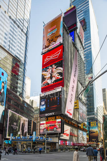 Gratte-ciel à Times Square, mise au point sélective — Photo de stock