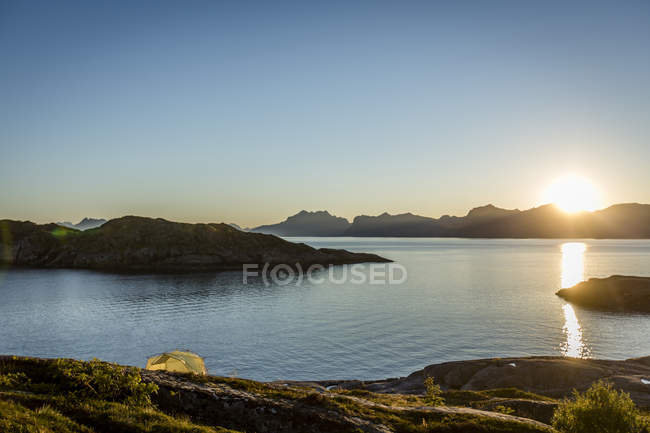 Vista panoramica dell'arcipelago al tramonto, Europa settentrionale — Foto stock