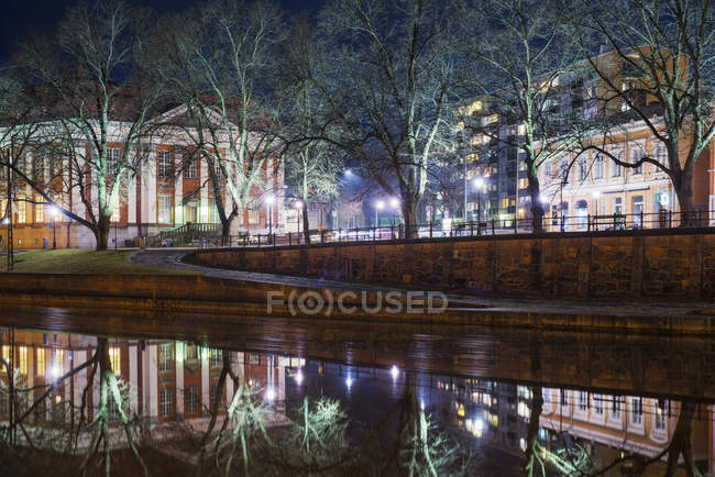 Vista panoramica di illuminazione Turku di notte — Foto stock