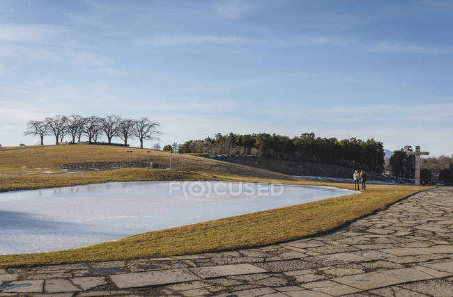 Мальовничий вид на штучно озеро в Ескеде, Швеція — стокове фото