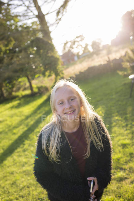 Portrait of girl in field in Ornahusen, Sweden — Stock Photo