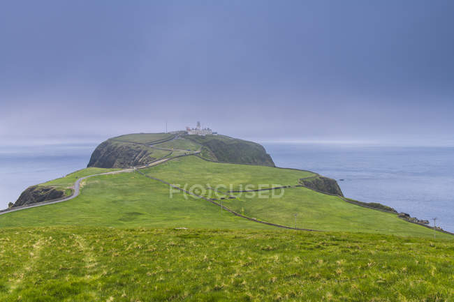 Lighthouse on Sumburgh Head in Shetland, Scotland — Stock Photo