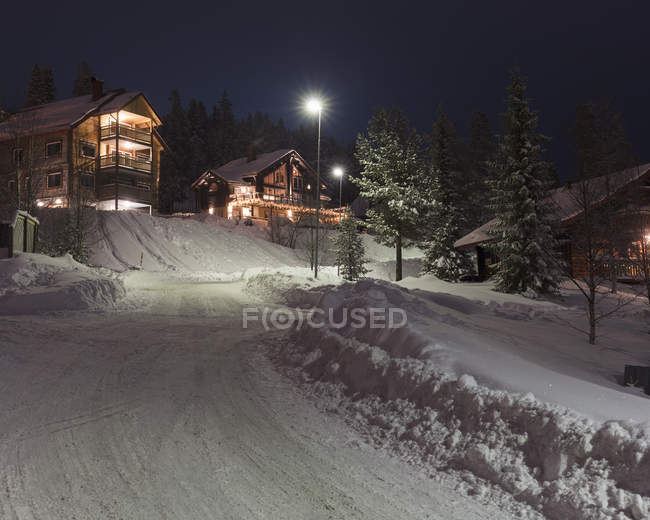 Estrada coberta de neve, foco seletivo — Fotografia de Stock