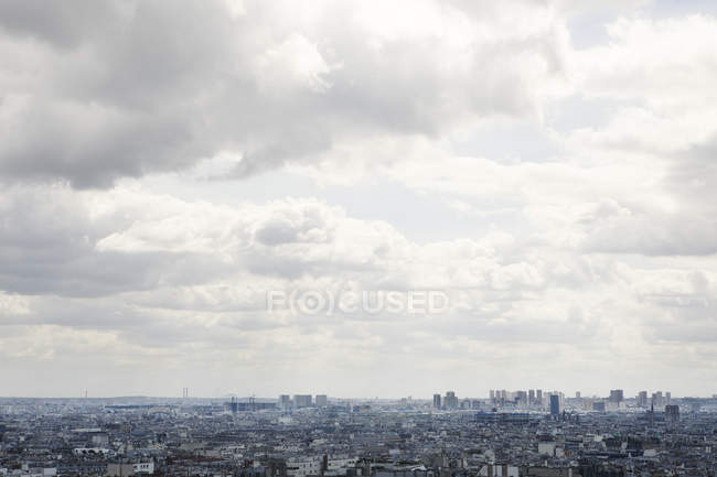 Paisaje urbano de París, enfoque selectivo - foto de stock