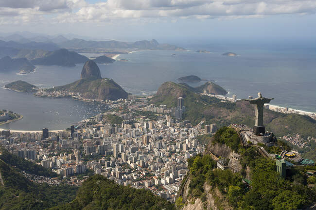 Вид с воздуха на Христа-Искупителя, Рио-де-Жанейро, Бразилия — стоковое фото