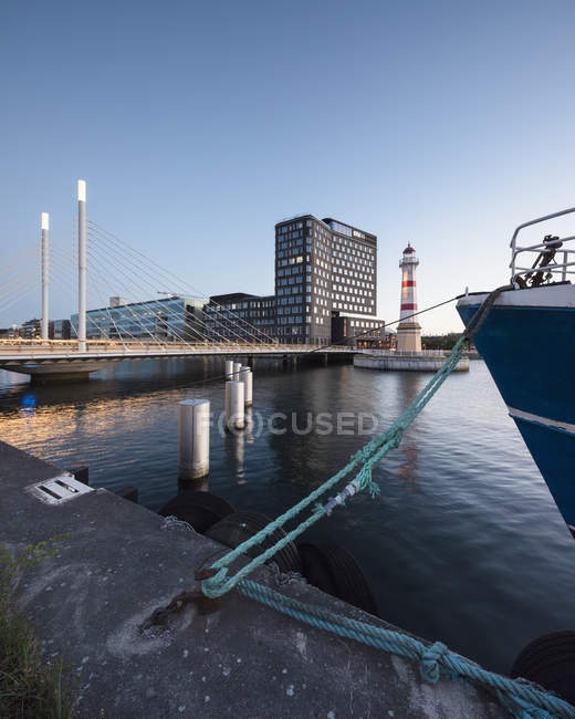 Pont sur la rivière à Malmo, Suède — Photo de stock