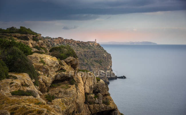 Costa del Cap Blanc al atardecer en Mallorca, España - foto de stock