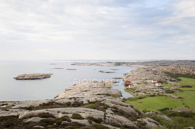 Línea costera de Ramsvikslandert Nature, Suecia - foto de stock