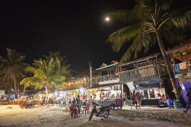 Market by beach at night in Koh Rong, Cambodia — Stock Photo