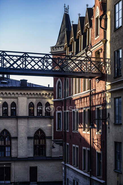 Bridge between buildings in Stockholm, Sweden — Stock Photo