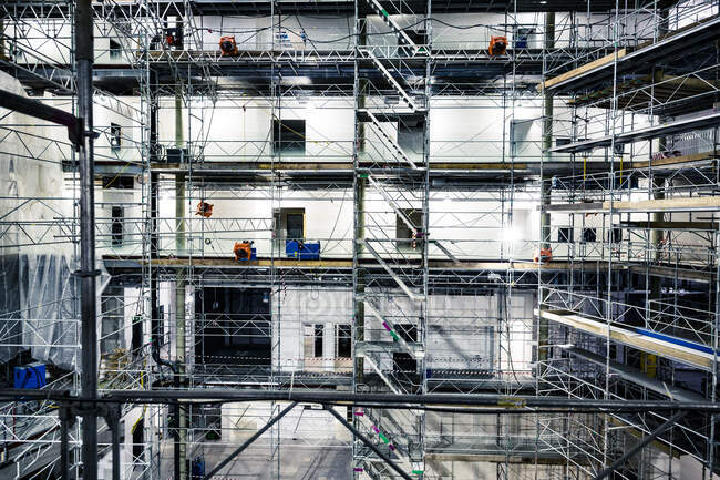 Scaffolding at a construction site — Stock Photo