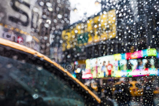 Rain drops on window in New York, USA — Stock Photo