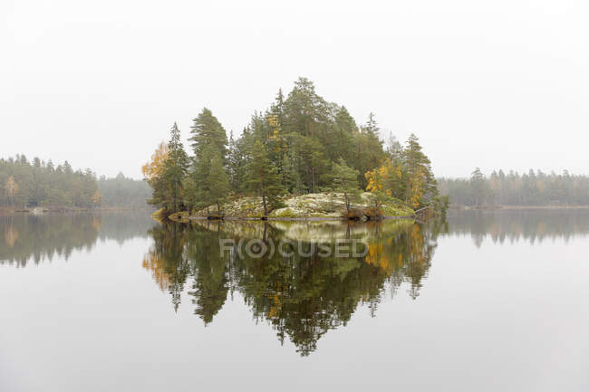 Lago Lillskiren en Lotorp, Suecia - foto de stock
