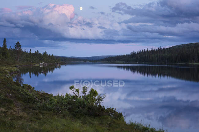 Lago Drevsjon na Reserva Natural de Drevfjallen, Suécia — Fotografia de Stock