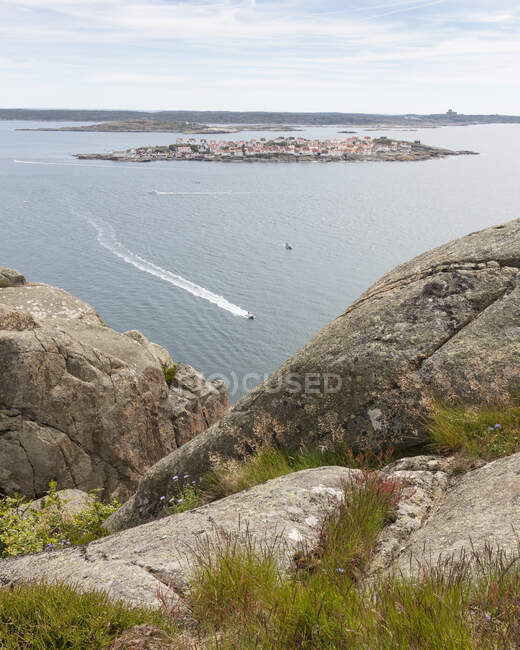 Скалы над морем в Астоле, Швеция — стоковое фото