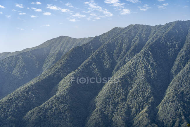 Malerischer Blick auf die Berge in Como, Italien — Stockfoto