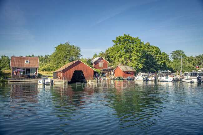 Bootshäuser auf See — Stockfoto