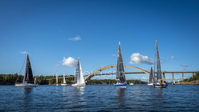 Yachts by Djuro Bridge in Sweden — Stock Photo