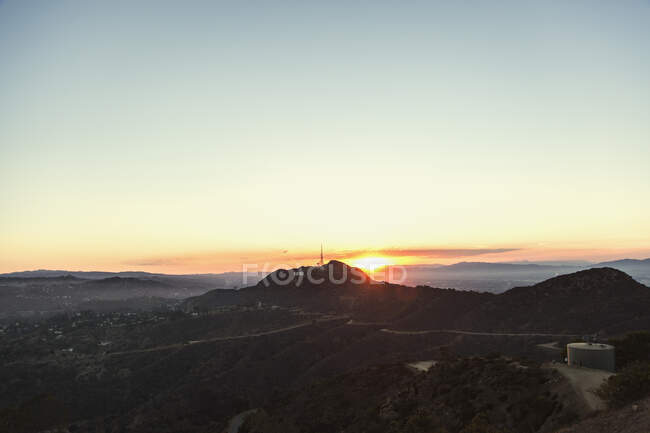 Colinas de Hollywood ao pôr-do-sol em Los Angeles, Califórnia — Fotografia de Stock