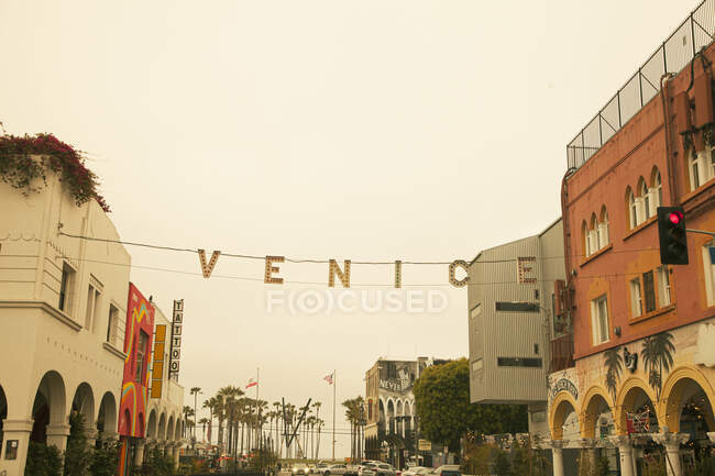Venice Beach segno al tramonto — Foto stock