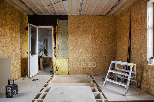 Кімната будинку під ремонтом — стокове фото