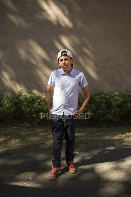 Portrait of boy in baseball cap — Stock Photo