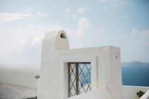 Vue panoramique sur les parties architecturales dans le majestueux Santorin, Égée du Sud, Thira, Santorin, Grèce — Photo de stock