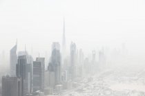 Vista da paisagem urbana durante o dia, Dubai, Emirados Árabes Unidos — Fotografia de Stock