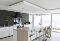 Modern luxury home showcase interior kitchen — Stock Photo