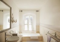 Luxury bathroom indoors during daytime — Stock Photo