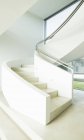 Escadaria sinuosa na casa moderna — Fotografia de Stock