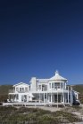 Vista panorámica de la hermosa casa de playa - foto de stock