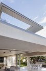Patio tetto di interni casa moderna — Foto stock