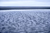 Oceano ondulante durante o dia — Fotografia de Stock