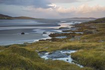 Tranquil scene beach and ocean, Luskentyre, Harris, Outer Hebrides — Stock Photo
