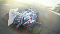 Формула 1 гоночний автомобіль на спортивній трасі — стокове фото