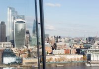Sunny highrise city scape view, Londra, Regno Unito — Foto stock