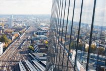 Sunny urban view from highrise building, Londra, Regno Unito — Foto stock