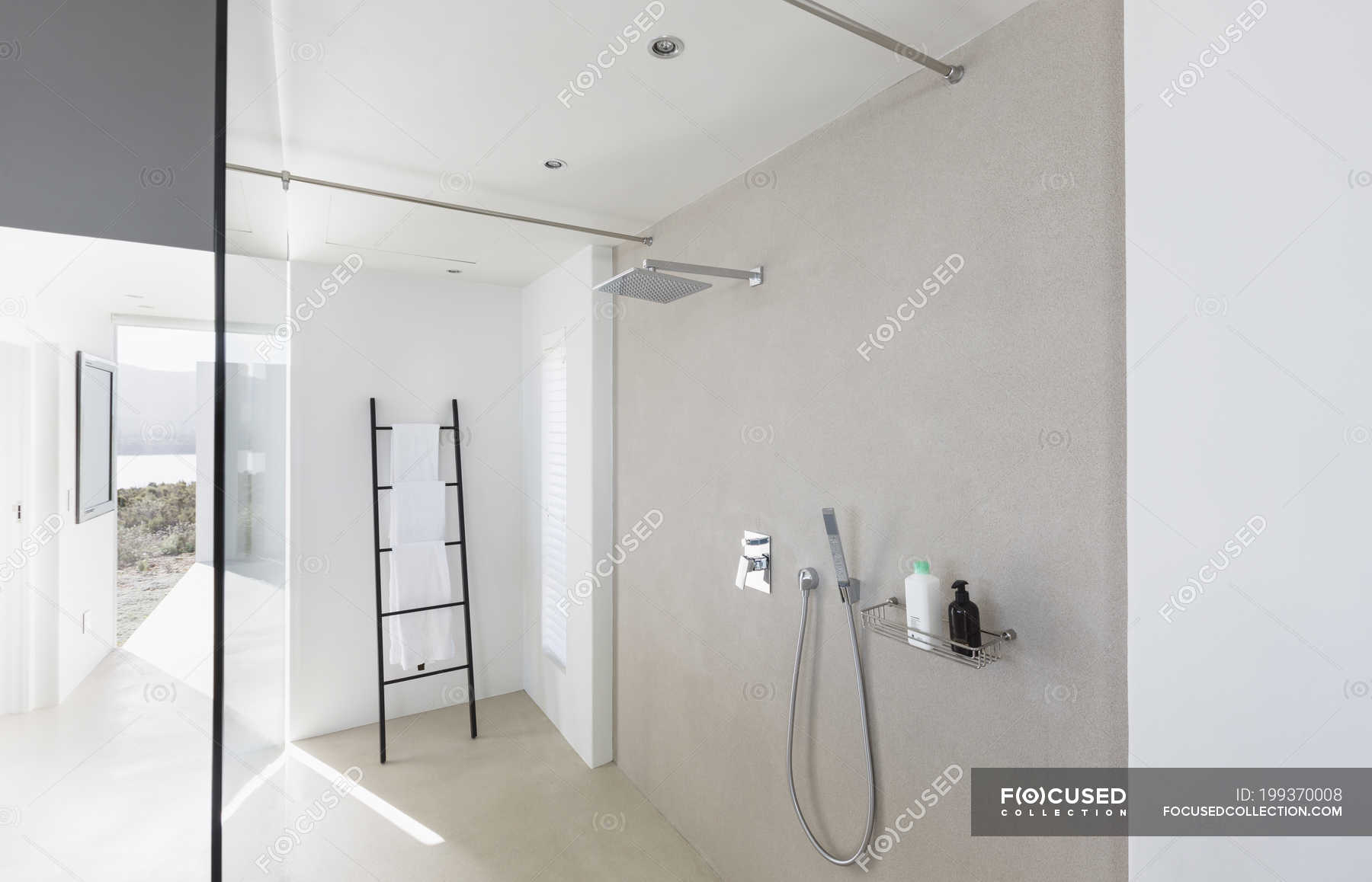 Modern Minimalist Luxury Home Showcase Interior Bathroom