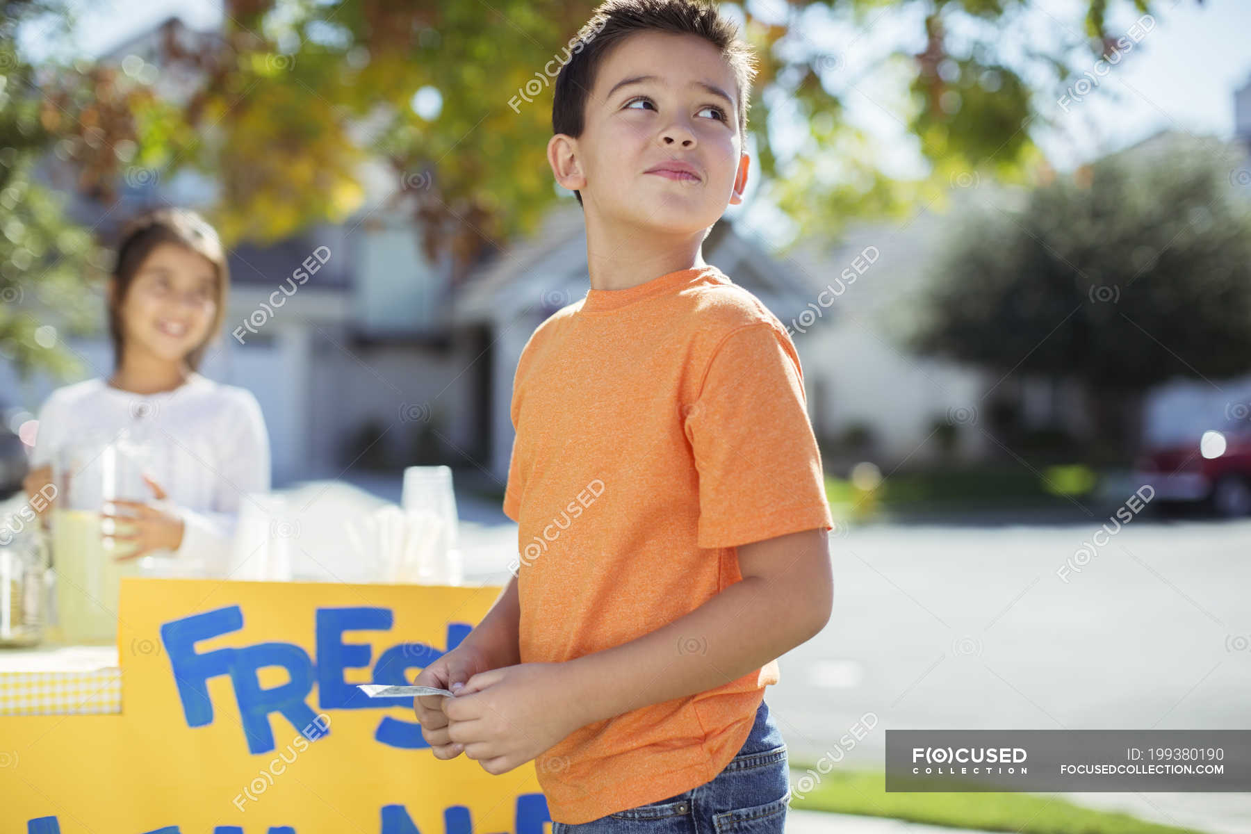 Мальчик купил 6. Мальчик покупает. Мальчик заказал девочку. Boy selling Tea. Image of two boys selling Pure Water.