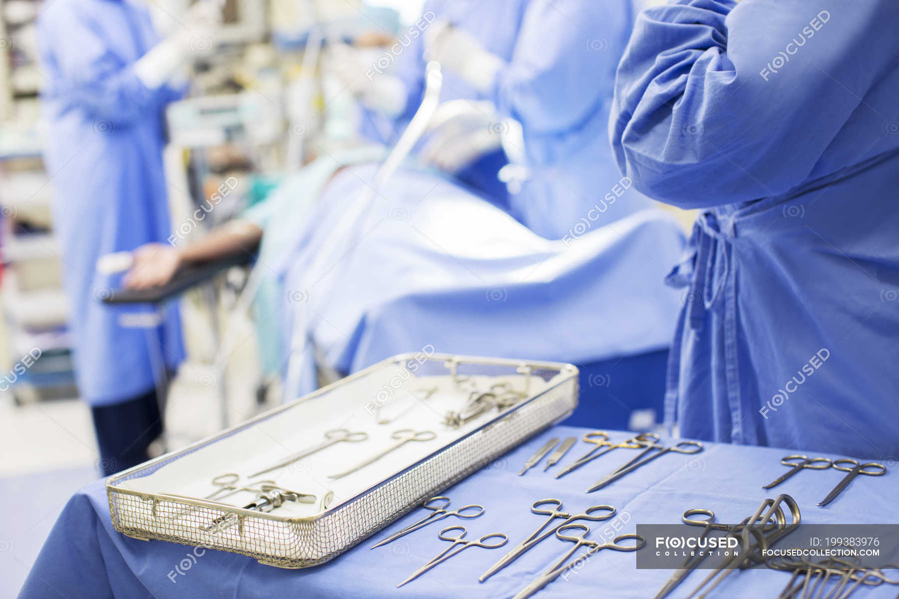 сопы для операционных сестер в операционной накрытие стерильного стола