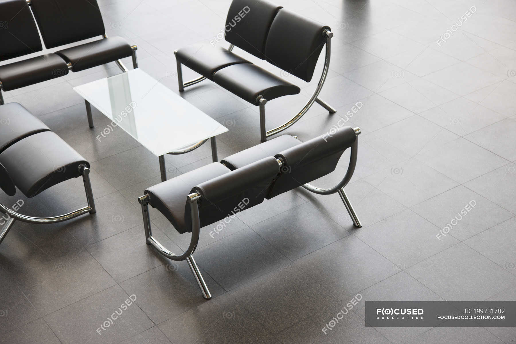 Chairs and table in office lobby area — building, Full Frame Stock Photo 199731782